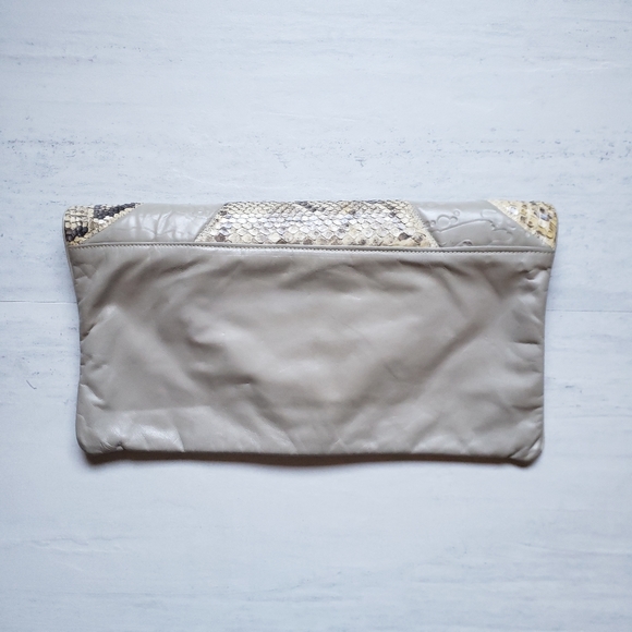 Vintage Hala Snakeskin Oversized Clutch - Picture 3 of 10